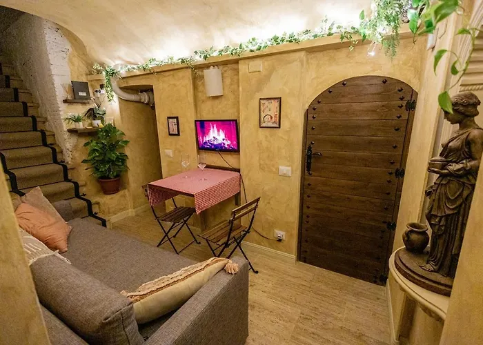 Charming Private Underground Retreat Self Check-in Apartment Rom
