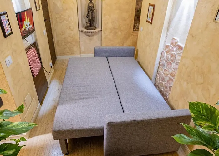 Charming Private Underground Retreat Self Check-in Apartment *