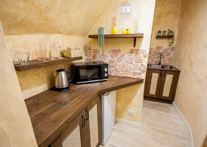 Charming Private Underground Retreat Self Check-in Apartment *