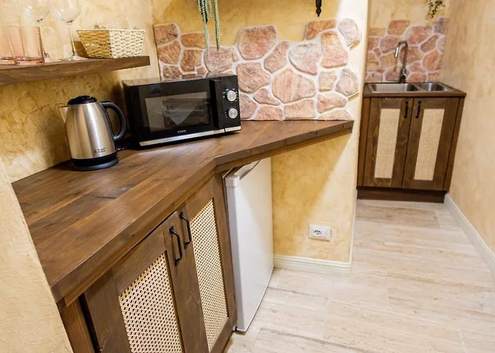 Charming Private Underground Retreat Self Check-in Apartment *