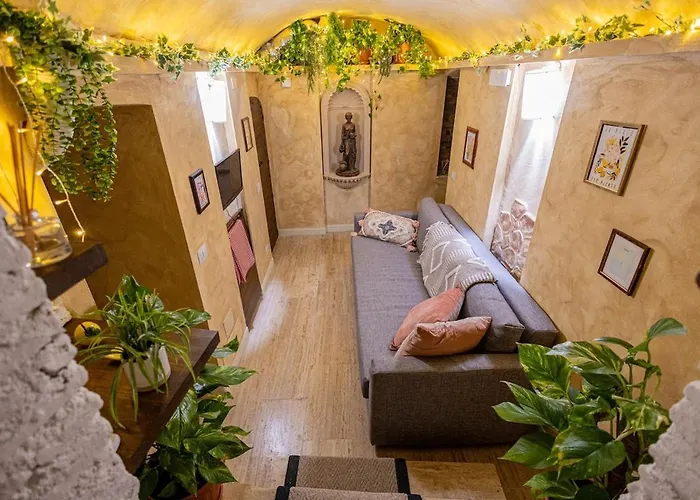 Charming Private Underground Retreat Self Check-in Apartment *